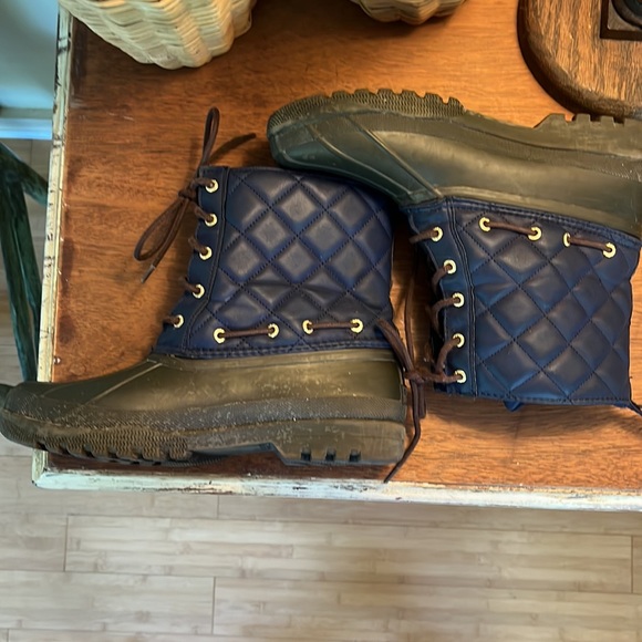 SPERRY TOP-SIDER Gosling Quilted Duck Boot :: size 9 - Picture 3 of 8